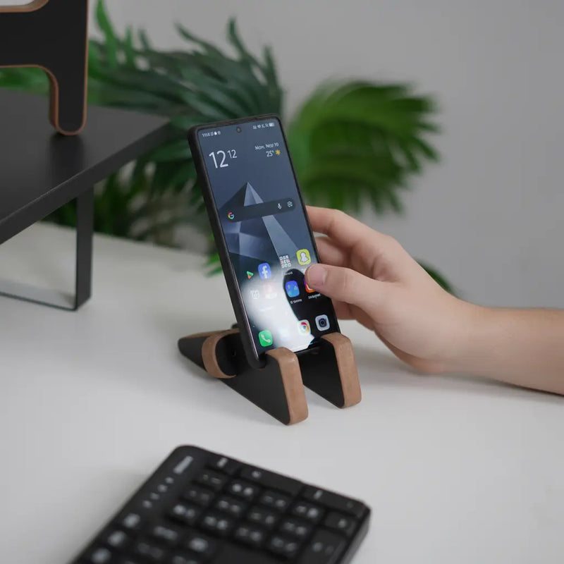 Woodlex CurveDock – Minimalist CNC Mobile Stand